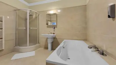 Ein Badezimmer in der Unterkunft Adalbert Apartments
