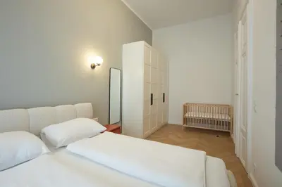 Ein Bett oder Betten in einem Zimmer der Unterkunft Chic & Cozy 104m2 Flat, Walk to Top Attractions