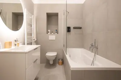 Ein Badezimmer in der Unterkunft Chic & Cozy 104m2 Flat, Walk to Top Attractions