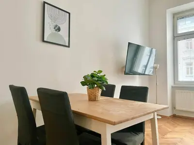 TV/Unterhaltungsangebot in der Unterkunft Stylish Flat with 2 Double Beds for 4 people 15a