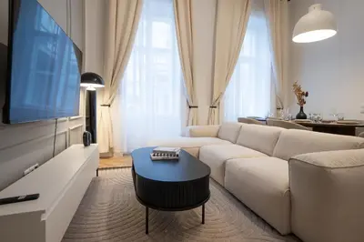 TV/Unterhaltungsangebot in der Unterkunft Stylish & Modern 90m2 Flat in Prime Location