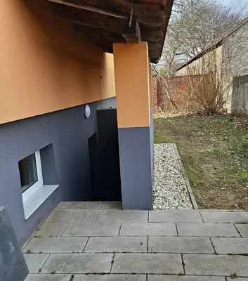 Das Gebäude in dem sich die Ferienwohnung befindet