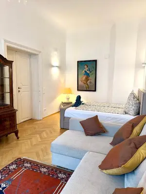Ein Sitzbereich in der Unterkunft Historical Apartment In city center