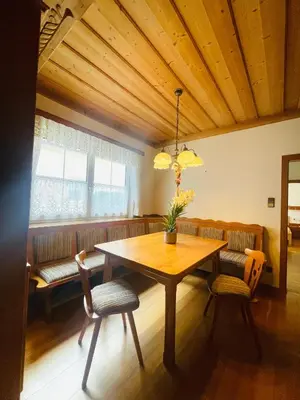 Ein Sitzbereich in der Unterkunft E&C Pension Rooms