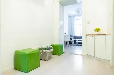 Ein Sitzbereich in der Unterkunft Trendy 1BR & 1LR Near Rennweg, Great City Links