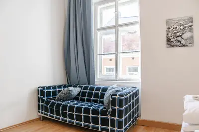 Ein Sitzbereich in der Unterkunft Central Belvedere 3BR Shared Apartment - 12 min from City Center