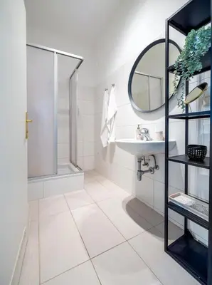 Ein Badezimmer in der Unterkunft Shopping & Strolling Mariahilf
