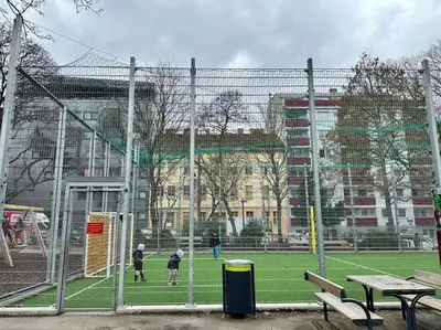 Grundriss der Unterkunft Spacious Netflix Apartment for up to 4 People with Massage Shower