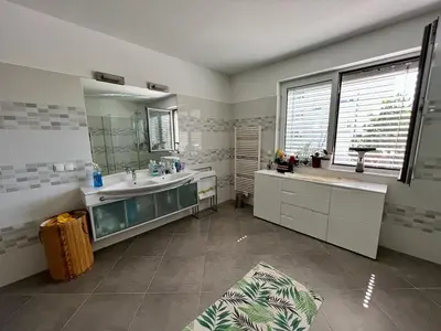 Ein Badezimmer in der Unterkunft Fantastic villa in Fischamend
