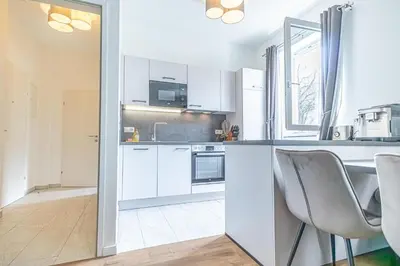 Küche/Küchenzeile in der Unterkunft Sweet 2BR & 1LR Apartment, Around Donaustadt