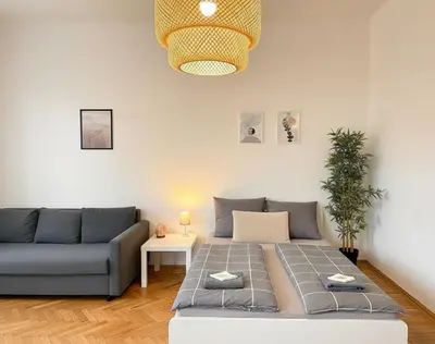 Ein Sitzbereich in der Unterkunft Bright & Cozy Apartment in City Center Vienna 32