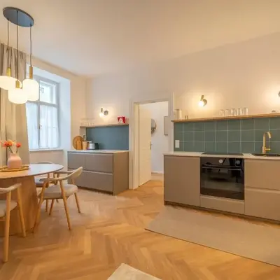 josef's home I Violette