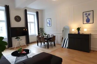 TV/Unterhaltungsangebot in der Unterkunft Wunderschöne Altbau-Stil Wohnung