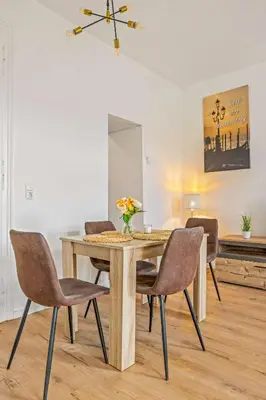 Grundriss der Unterkunft King bed free parking fast wifi pet friendly