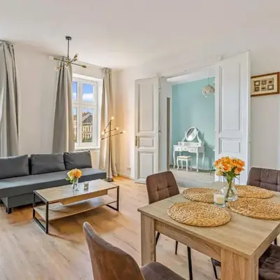 King bed free parking fast wifi pet friendly