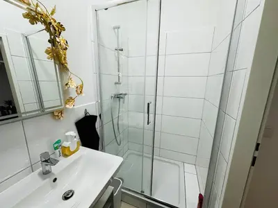 Ein Badezimmer in der Unterkunft Cozy flat near main station & center