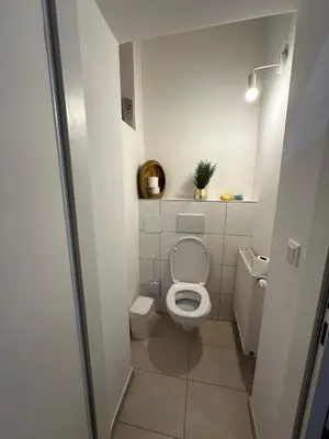 Ein Badezimmer in der Unterkunft Cozy flat near main station & center