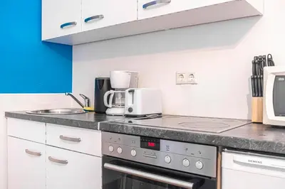 Küche/Küchenzeile in der Unterkunft Prime Location Chic Apt, Near AKH Hospital
