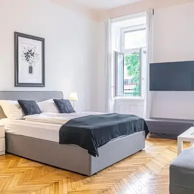 Prime Location Chic Apt
