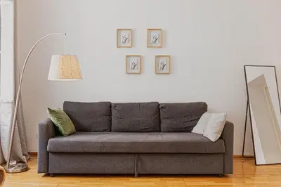 Ein Sitzbereich in der Unterkunft Comfy 2BR Apt, Perfect for Long Stays Near Rennweg