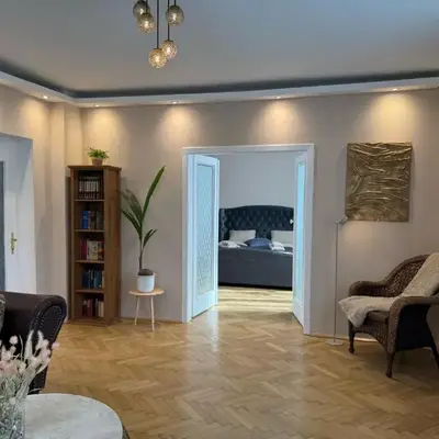 Bright apartment with parking near Schönbrunn