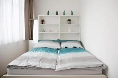 Ein Bett oder Betten in einem Zimmer der Unterkunft Stylish 1-Bedroom Apartment by Rochusmarkt Walk to the City Center