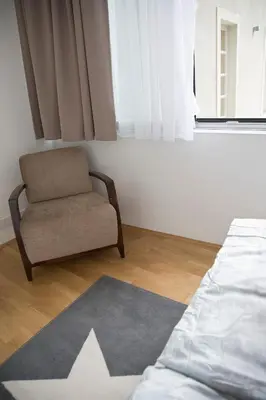 Ein Bett oder Betten in einem Zimmer der Unterkunft Stylish 1-Bedroom Apartment by Rochusmarkt Walk to the City Center