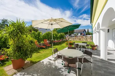 Ein Garten an der Unterkunft Appartementhaus Freiler