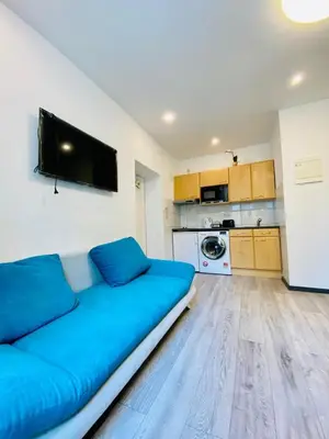 Küche/Küchenzeile in der Unterkunft Modern 1BR Stay Comfort for 3 in Central Vienna
