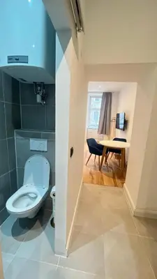Ein Badezimmer in der Unterkunft Apartment Hauptbahnhof Blue - Kingsize Bed