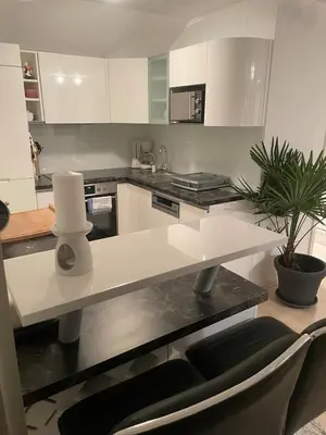 Küche/Küchenzeile in der Unterkunft Moderne Wohnung mit Garten