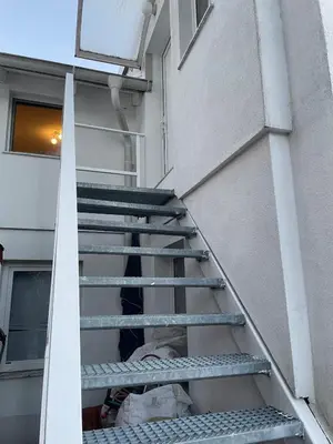 Grundriss der Unterkunft Moderne Wohnung mit Garten