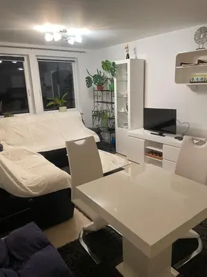 TV/Unterhaltungsangebot in der Unterkunft Moderne Wohnung mit Garten