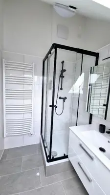 Ein Badezimmer in der Unterkunft Moderne Apartments mit Klima, perfekter Anbindung ins Zentrum und kostenlose Parkplätze!
