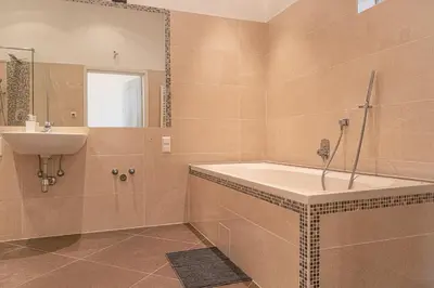 Grundriss der Unterkunft Sweet 2BR Apt Ideal for short & Long Stays, Very Central in Vienna