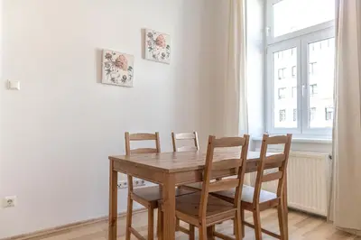 Grundriss der Unterkunft Sweet 2BR Apt Ideal for short & Long Stays, Very Central in Vienna