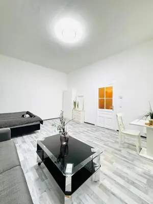 Ein Sitzbereich in der Unterkunft Beautiful Studio Quick Access to Rathausplatz