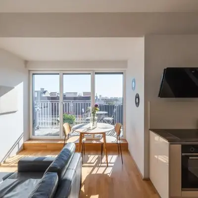 Modernes Dachgeschoss-Apartment mit Balkon in Wien - Nähe Westbahnhof