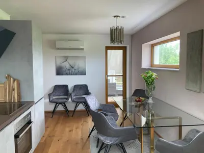 Ein Sitzbereich in der Unterkunft Ferienwohnung Weitblick