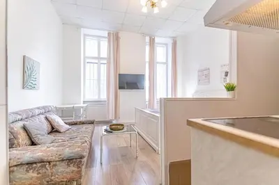 Grundriss der Unterkunft Stylish & Cozy Apt Ideal for Longstays