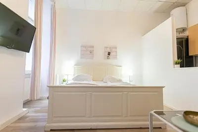 Grundriss der Unterkunft Stylish & Cozy Apt Ideal for Longstays