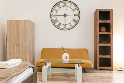 Grundriss der Unterkunft Spacious 1BR Apt, WIFI & TV, with a Great Location