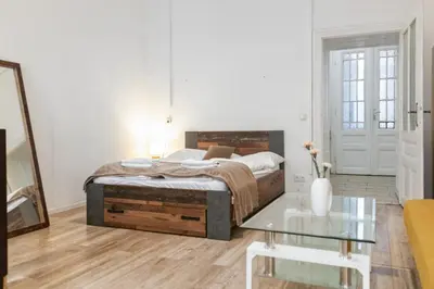 Grundriss der Unterkunft Spacious 1BR Apt, WIFI & TV, with a Great Location