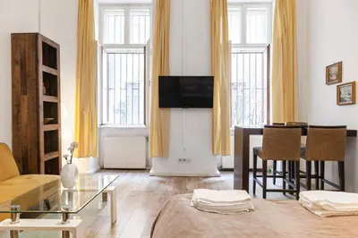 Grundriss der Unterkunft Spacious 1BR Apt, WIFI & TV, with a Great Location