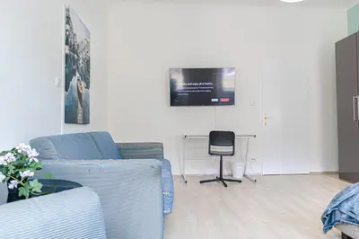 Grundriss der Unterkunft Elegant 2BR Apartment for 6P, Good for Longstays