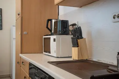 Grundriss der Unterkunft Elegant 2BR Apartment for 6P, Good for Longstays