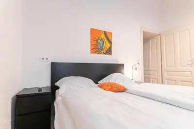 Grundriss der Unterkunft Near Belvedere Palace Comfy 2BR Apt with WIFI, TV