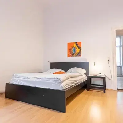 Near Belvedere Palace Comfy 2BR Apt with WIFI