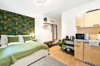Küche/Küchenzeile in der Unterkunft Bright City Apartment Free Parking & 2 Min to Subway