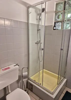 Ein Badezimmer in der Unterkunft Cozy Stay - Schönbrunn